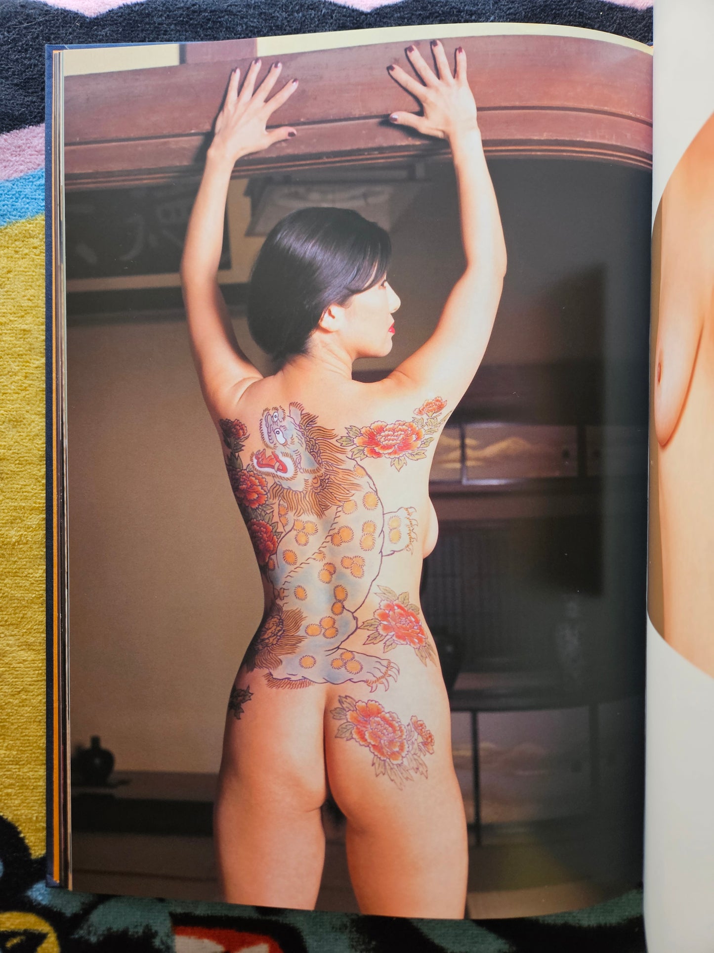 Glossy Female Picture Book - Tattoos and White Skin (2000)