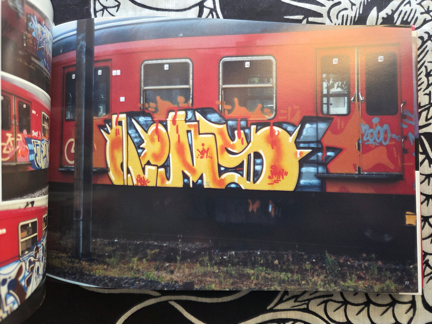 Monsters of Art - On The Run Volume 13 (2011)