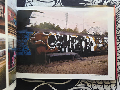 Monsters of Art - On The Run Volume 13 (2011)