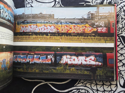 Monsters of Art - On The Run Volume 13 (2011)