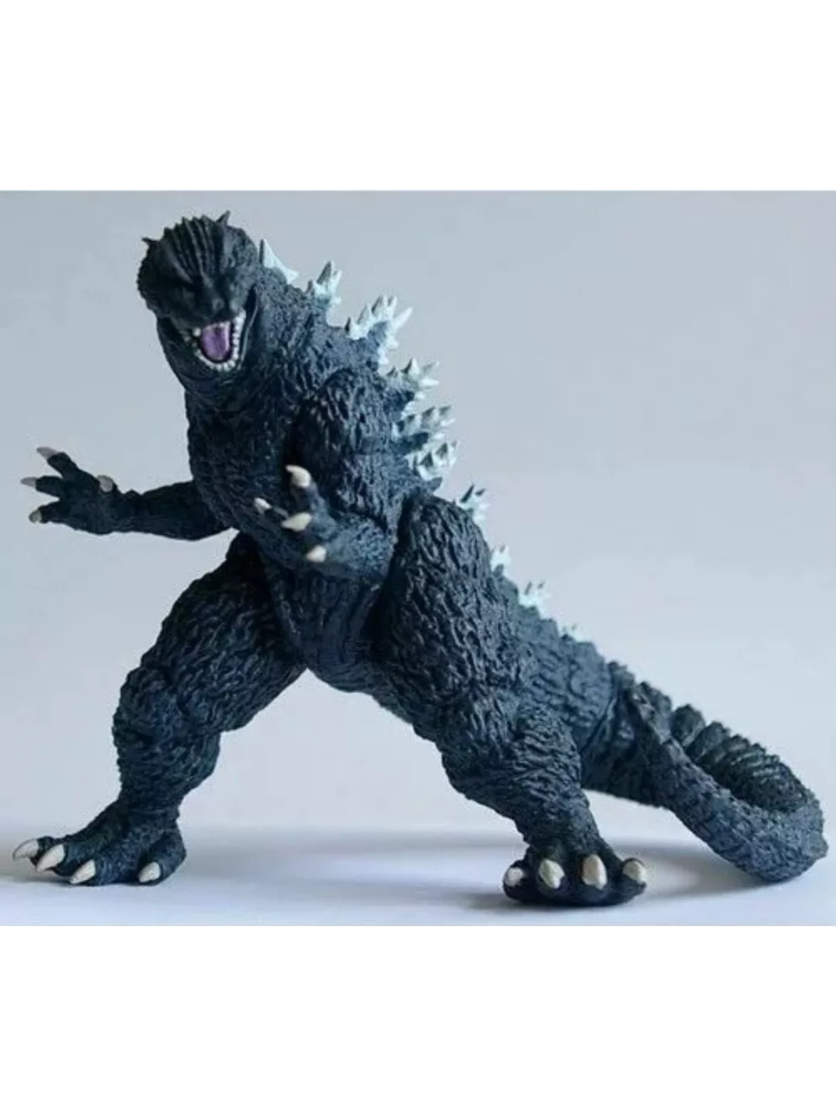 BANDAI Ultimate Monsters 5" Scale 2004 GODZILLA Figure (Light Emitting Version)